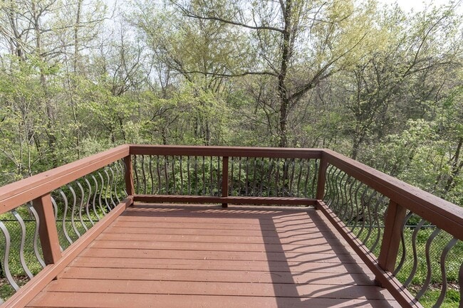 Building Photo - 3324 E St Charles Rd