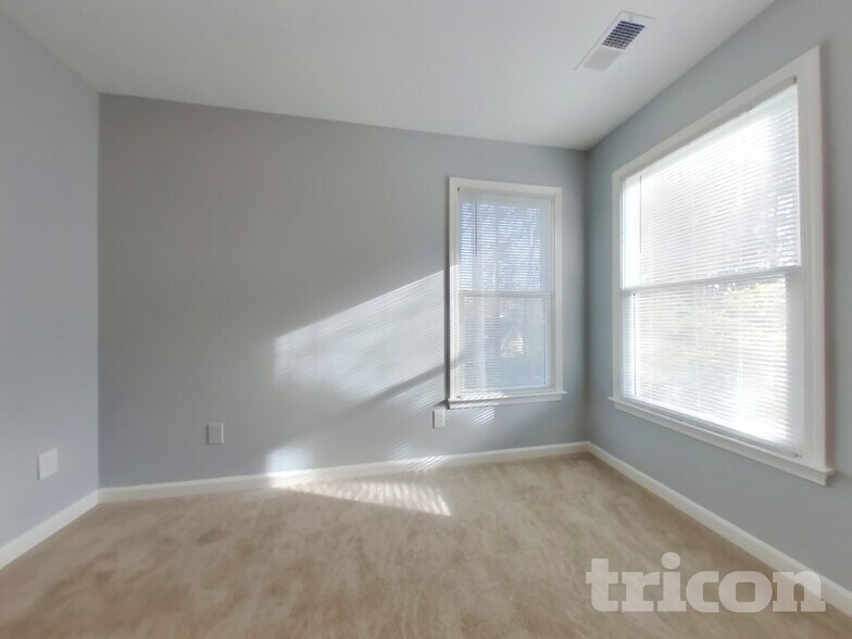 Building Photo - 5024 Kendall Station NW