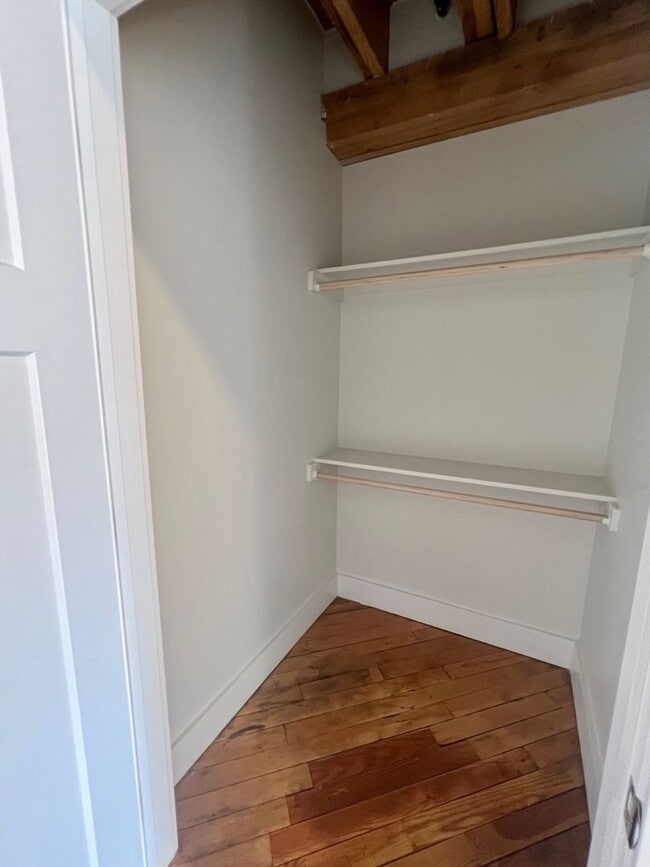 Building Photo - Beautiful 2 Bed in Historic Downtown Frede...