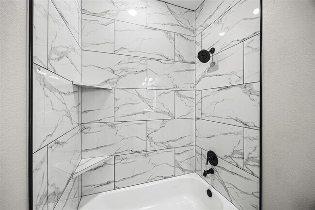 Building Photo - 10214 Hollyglen Dr