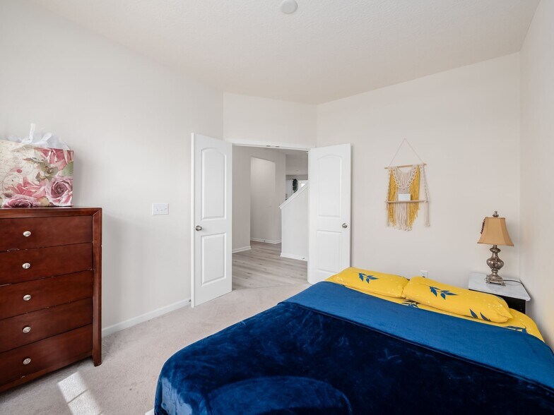 Building Photo - 274 Cambie Dr