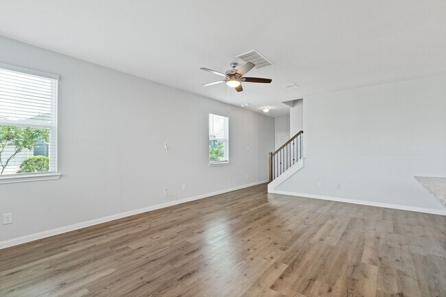 Building Photo - 3902 Deledda Dr