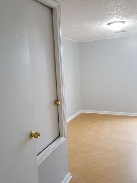 2nd Bedroom closet - 220 N Blair St