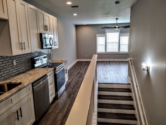 Building Photo - Great Carriage House in Southwood