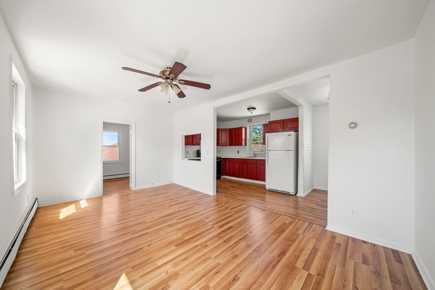 Building Photo - 539 Bergen Blvd