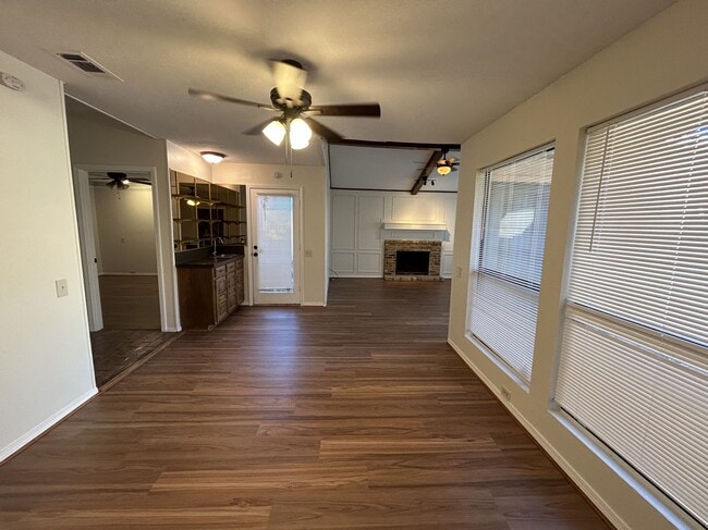 Building Photo - 16412 Lauder Ln