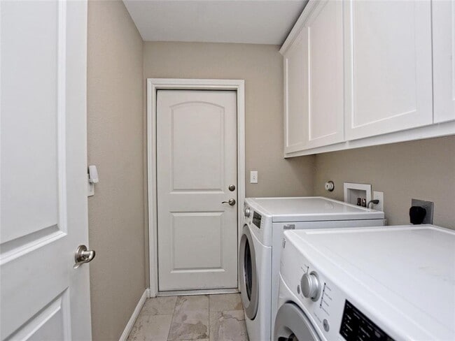 Building Photo - 7804 Diamond Trail