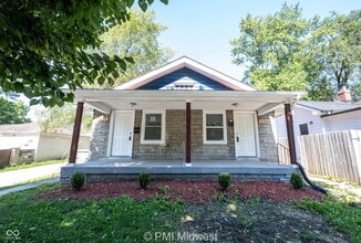 Building Photo - 512 N Chester Ave