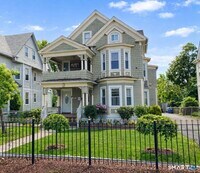 Building Photo - 16 Magnolia St