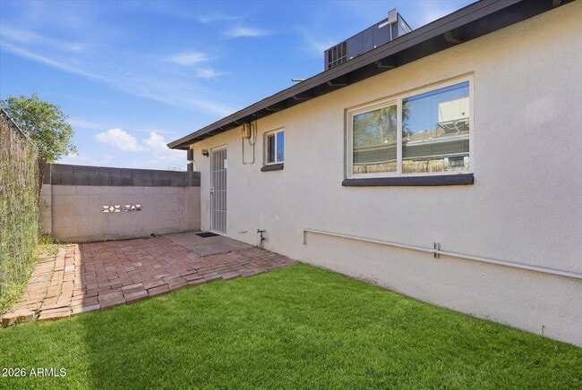 Building Photo - 1202 N 49th Pl