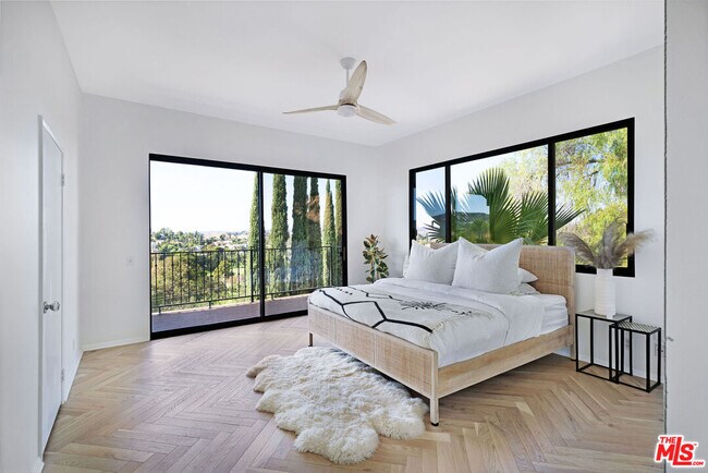 Building Photo - 4661 Bedel St