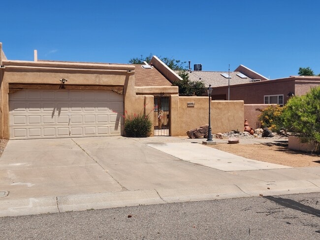 Building Photo - 4609 Fairfax Dr NW