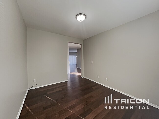 Building Photo - 526 Kerriann Ln