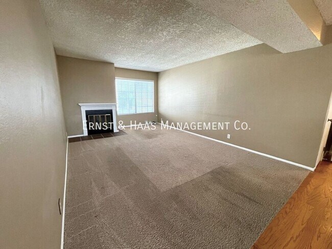 Building Photo - 2599 Walnut Ave