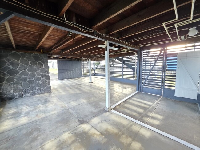 Building Photo - 418A Kukuau St