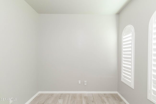 Building Photo - 864 Lemington St