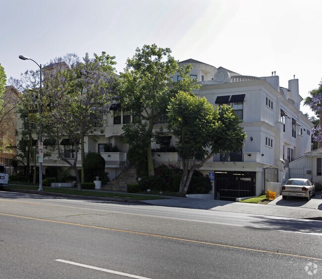 Primary Photo - 4320 Laurel Canyon Blvd