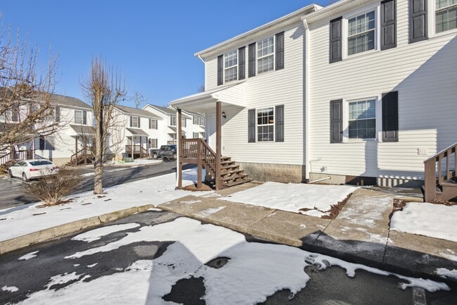 Building Photo - 2023 Weaver Pike