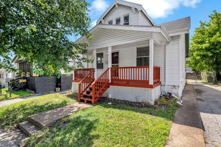 Building Photo - 1223 Gruner pl