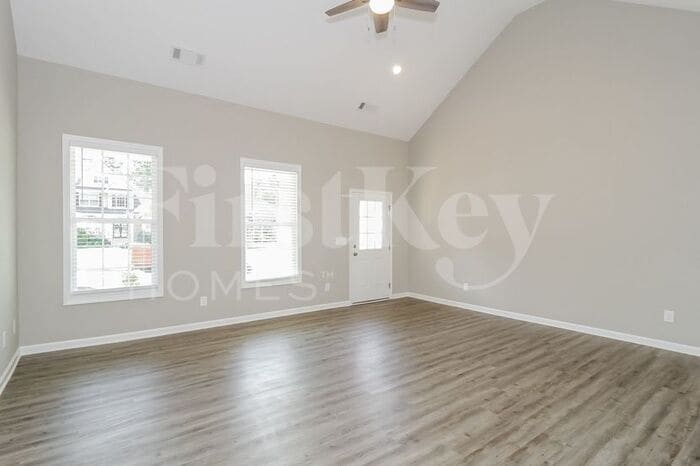 Building Photo - 724 Somersby Dr