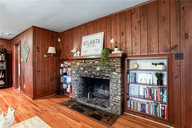 Building Photo - 4061 Lower Roswell Rd