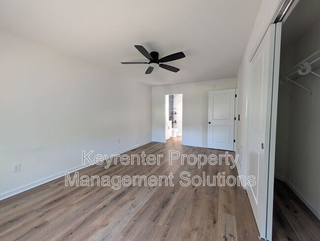 Building Photo - 55 Breezewood Dr