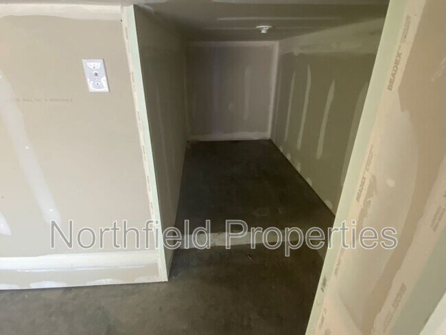 Building Photo - 3421 31st Dr