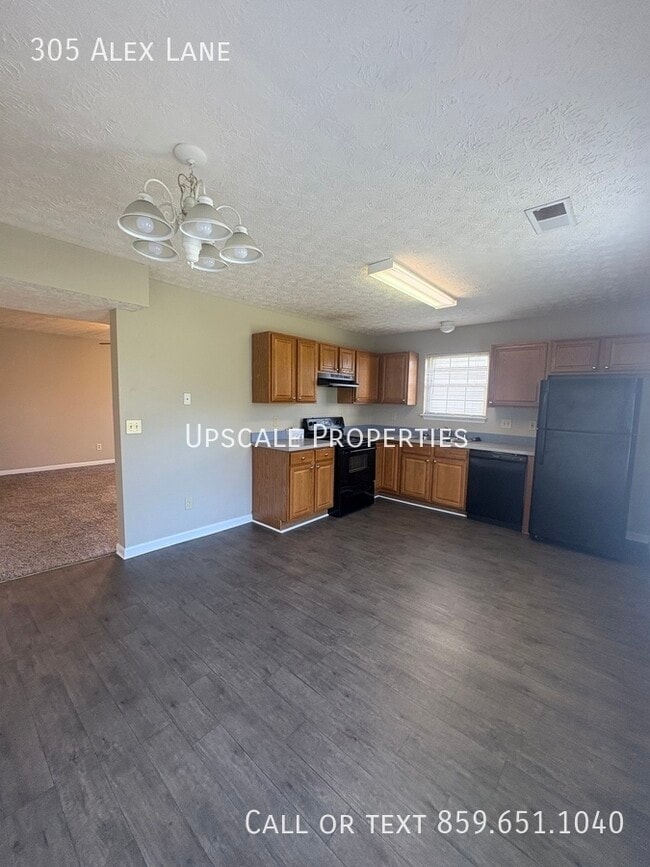 Building Photo - 305 Alex Ln