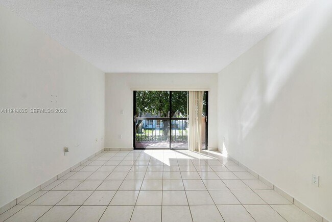 Building Photo - 995 SW 84th Ave