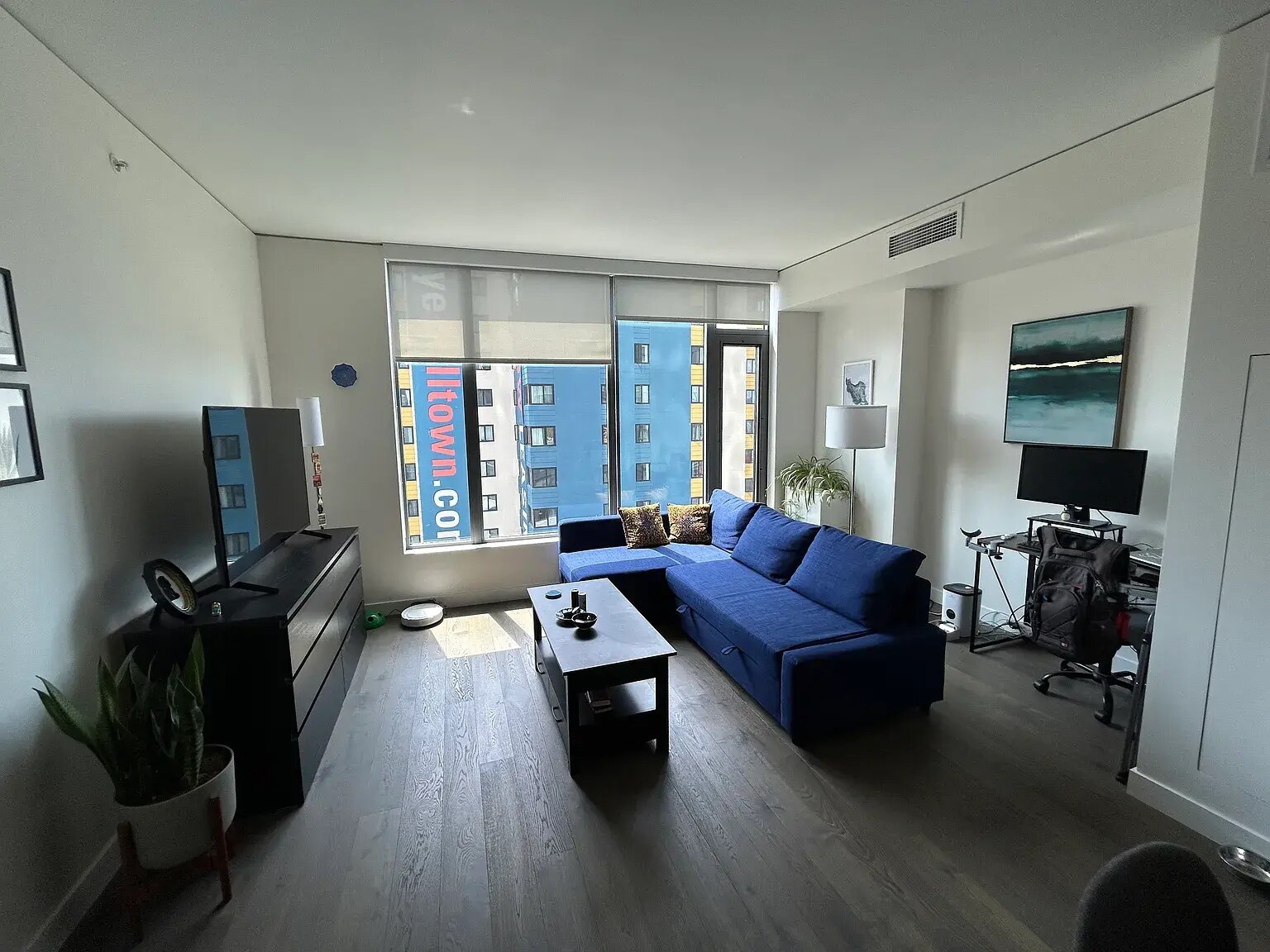 Building Photo - 2510 6th Ave