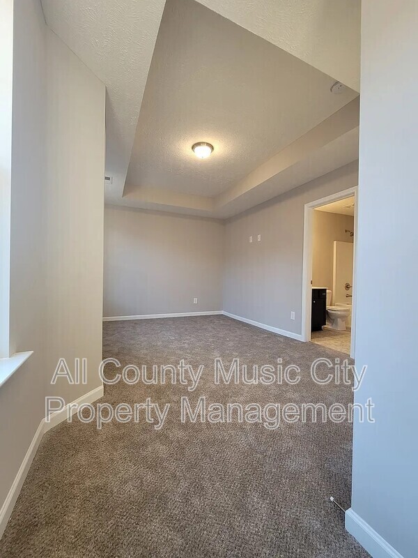 Building Photo - 310 Negri Ct