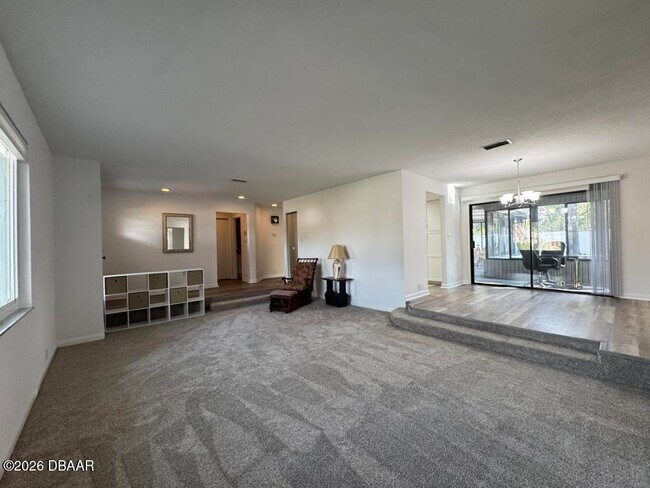 Building Photo - 1508 Poplar Dr