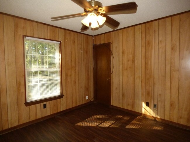 Building Photo - Quaint Home - Heart of Milton