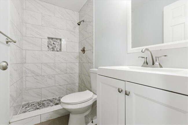 Building Photo - 2705 Lincoln Ct NW