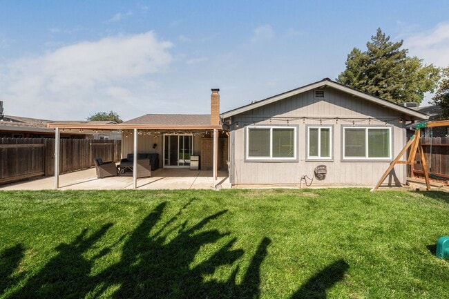 Building Photo - 10222 Sunol Way