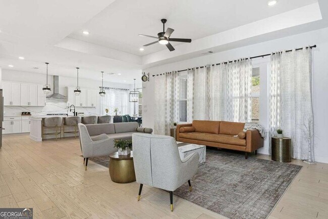 Building Photo - 415 Oakleigh Ave