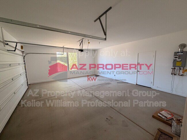 Building Photo - 16888 W Fetlock Trl