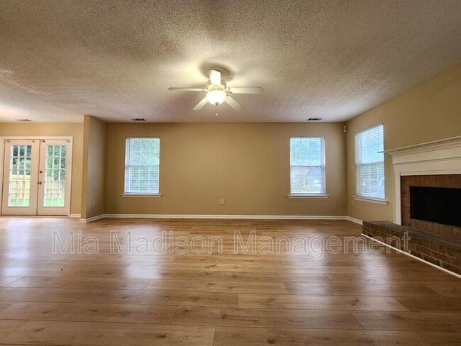 Building Photo - 21 Cobblestone Ct