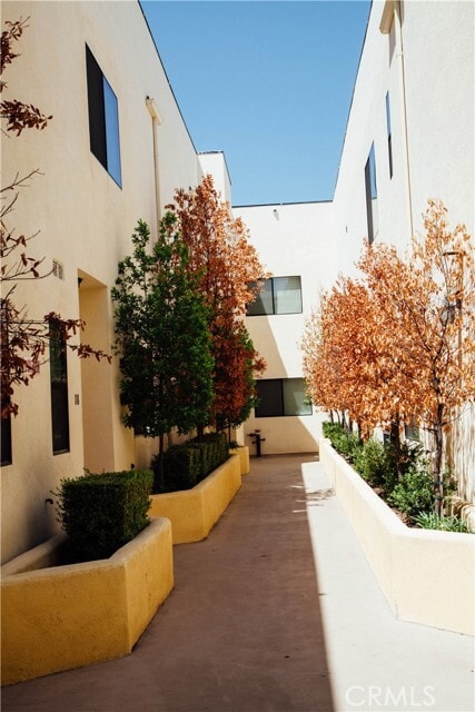 Building Photo - 920 Central