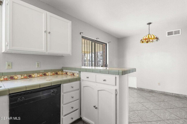 Building Photo - 1433 Sierra De Oro Dr