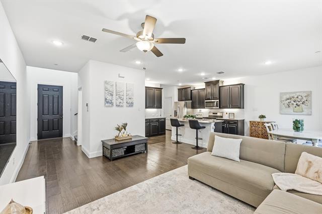 Building Photo - 982 Mikaela Dr