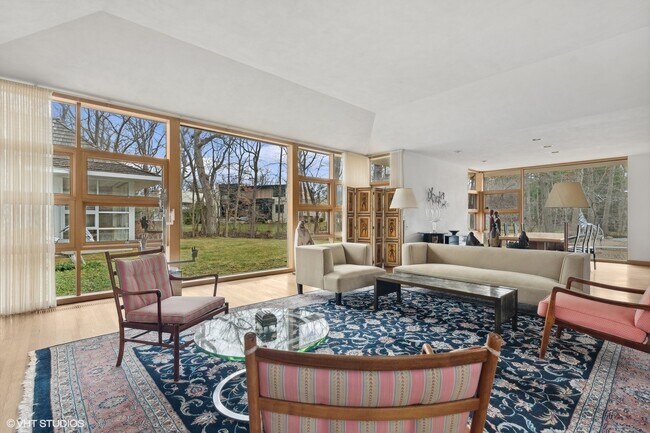 Building Photo - 155 S Deere Park Dr