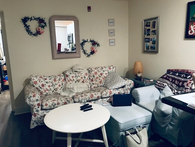 Building Photo - 2844 W Stiles St