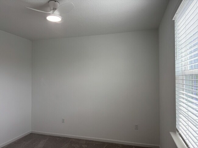 Building Photo - "Spacious 4-Bed Oasis with Granite Finishes & Guest Suite in Jacksonville!"