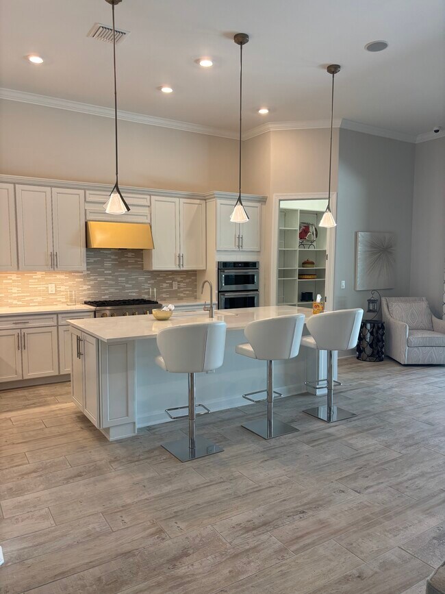 Building Photo - 9574 Everglades Dr