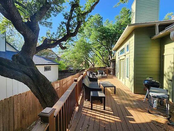Building Photo - 7203 Desert Rose Cove