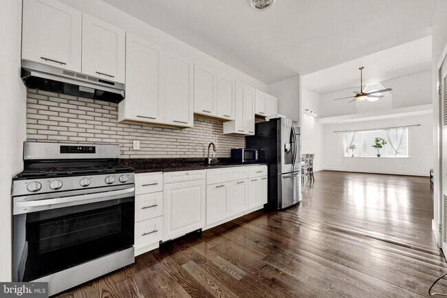 Building Photo - 1635 N 33rd St