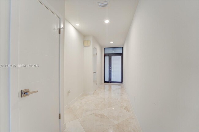 Building Photo - 8352 Dundee Terrace