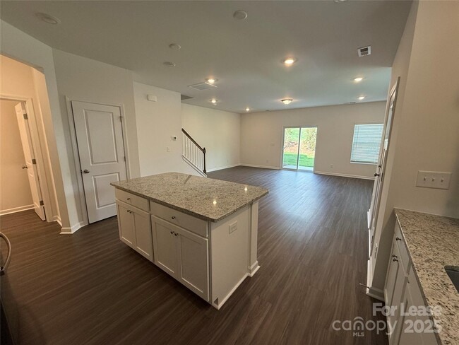 Building Photo - 3204 Lilac Grove Dr