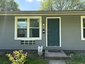 Building Photo - Clean & Comfortable 1-Bedroom Home Near Kent Conveniences